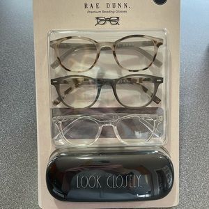 Rae Dunn Readers 2.00 NEW 3 pair plus case